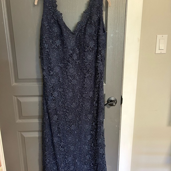 Evening gown - Picture 2 of 13